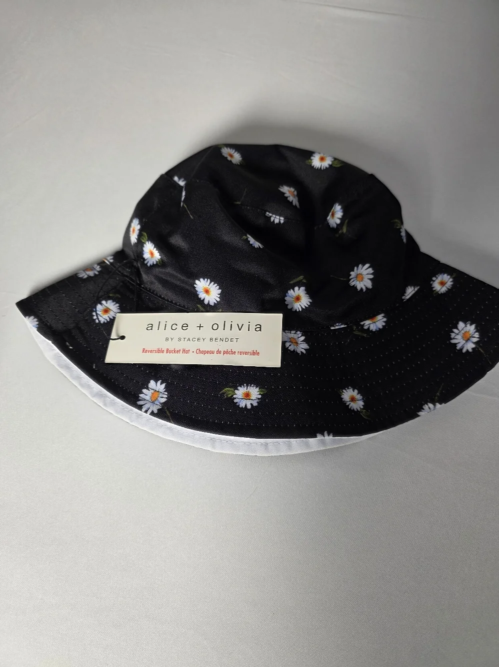 Alice + Olivia Reversible Bucket Hat Black Daisy Print & White NWT One Size